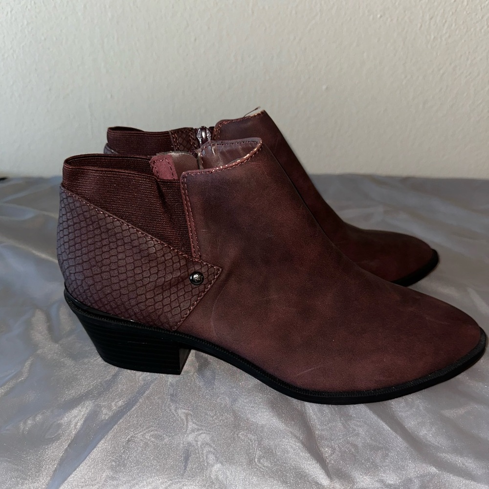 Simply Vera: Vera Wang Heeled shoes Size 9